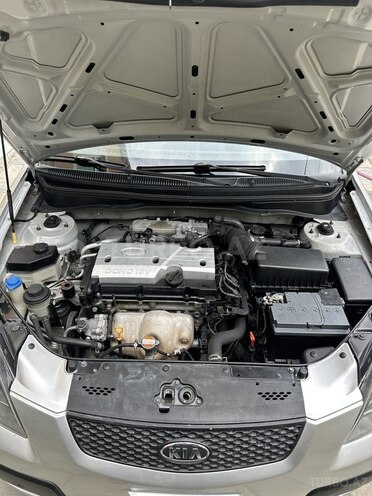 Kia Rio-5