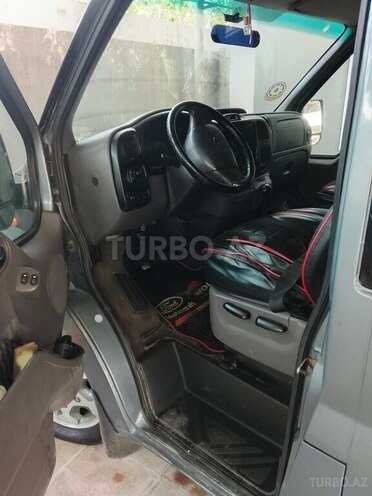 Ford Transit-11