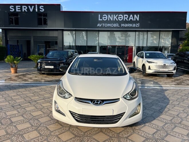 Hyundai Elantra-3