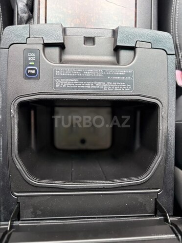 Toyota Land Cruiser-17