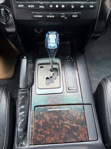 Toyota Land Cruiser-16