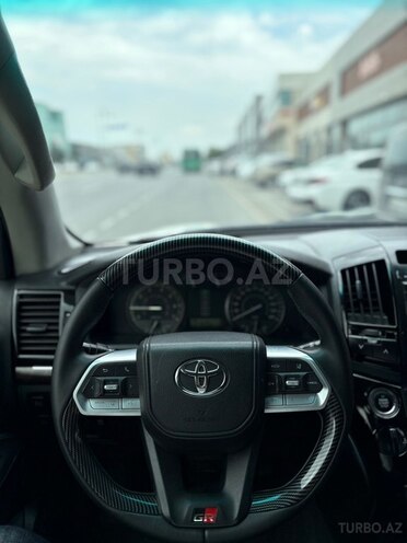 Toyota Land Cruiser-14