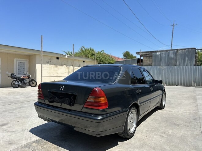 Mercedes C 200-8