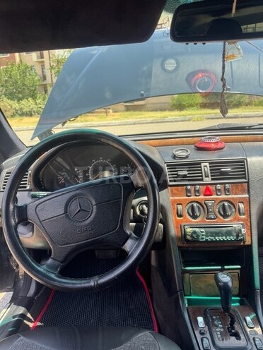 Mercedes C 230-8