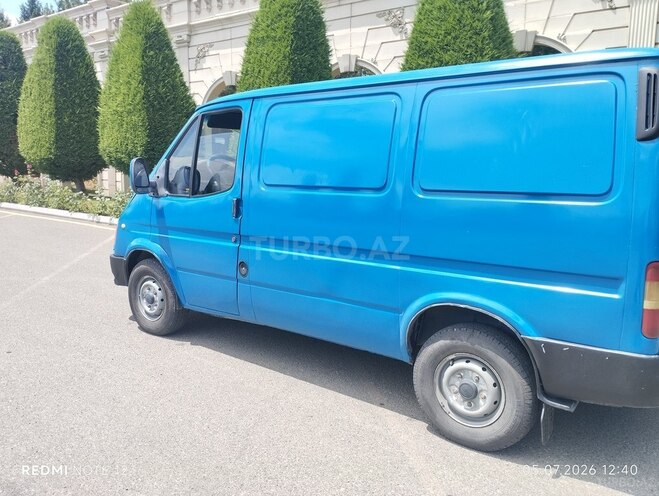 Ford Transit-6
