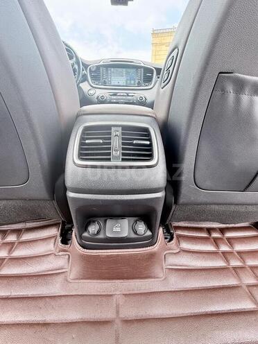 Kia Sorento-21