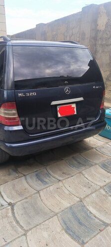 Mercedes ML 320-2