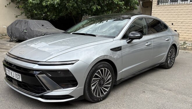 Hyundai Sonata-4