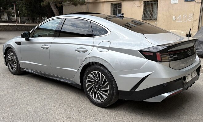 Hyundai Sonata-5