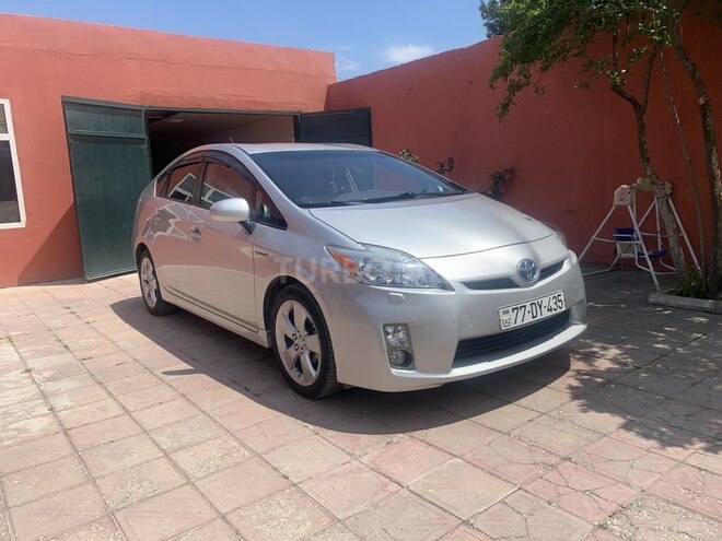 Toyota Prius-2