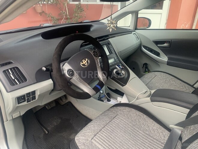 Toyota Prius-20