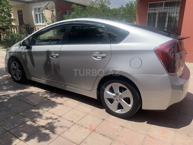 Toyota Prius-7