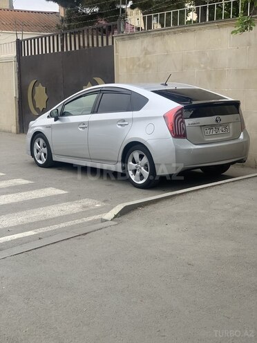 Toyota Prius-10