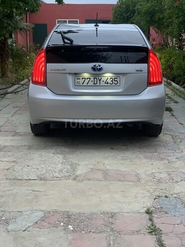 Toyota Prius-18