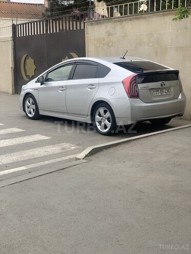 Toyota Prius-11