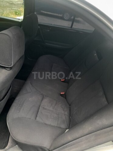 Mercedes E 230-4