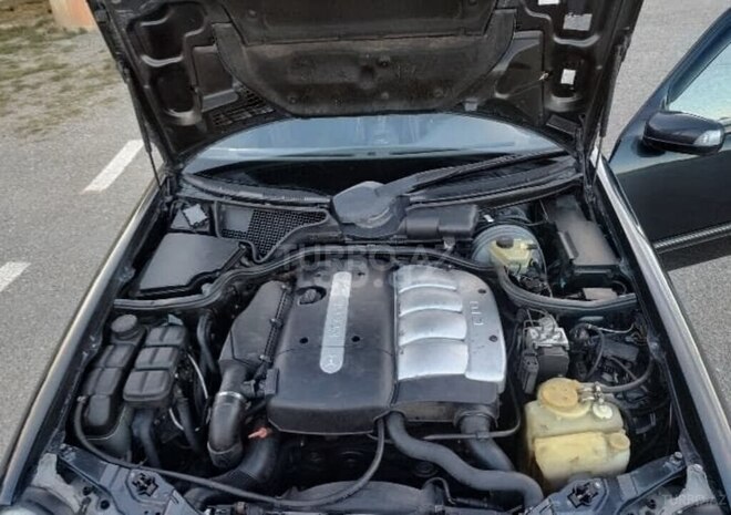 Mercedes E 220-6