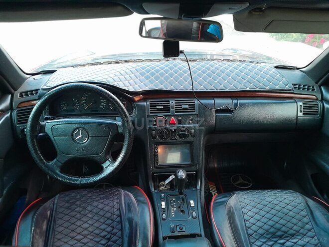 Mercedes E 220-7