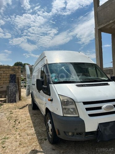 Ford Transit-3