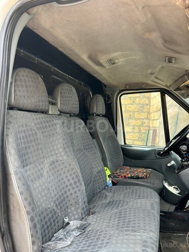 Ford Transit-8