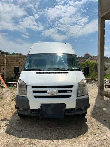 Ford Transit-4
