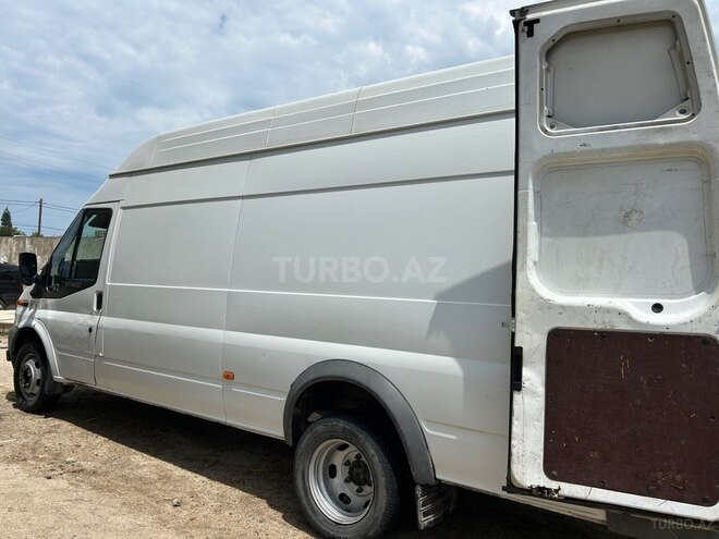 Ford Transit-5