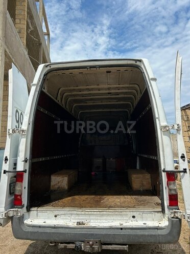 Ford Transit-6