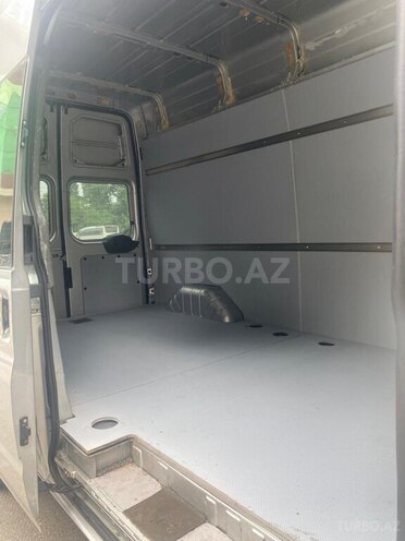 Ford Transit-4