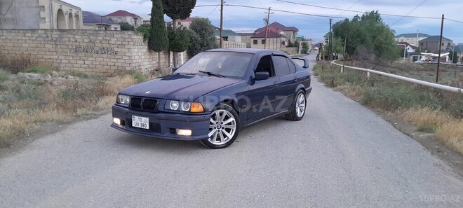 BMW 320-2