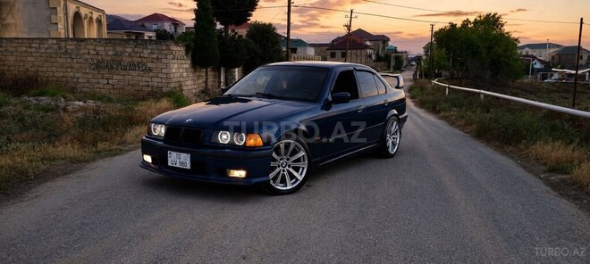 BMW 320-1