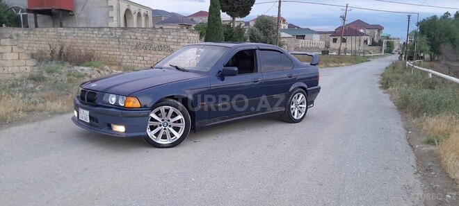 BMW 320-3