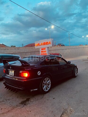 BMW 320-7