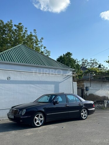 Mercedes E 320-2
