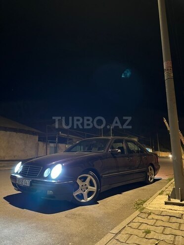 Mercedes E 320-5