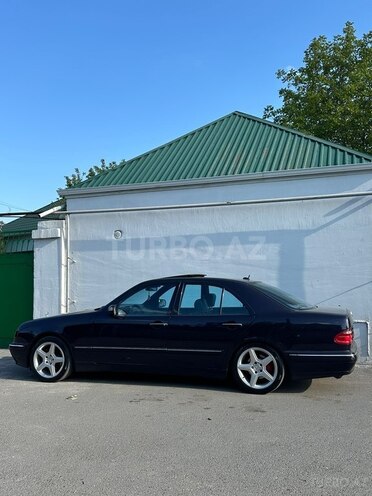 Mercedes E 320-4