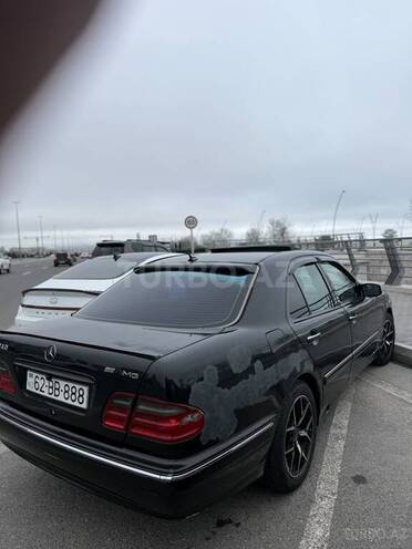 Mercedes E 240-4