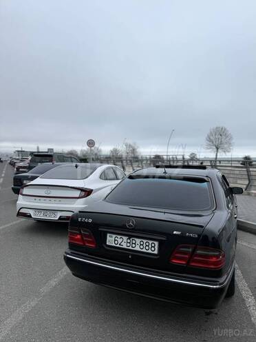 Mercedes E 240-3