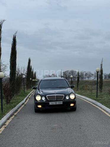 Mercedes E 240-2