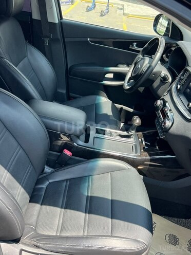 Kia Sorento-12