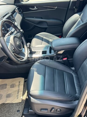 Kia Sorento-11