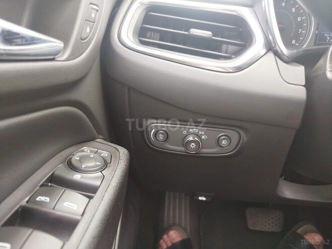 Chevrolet Equinox-12