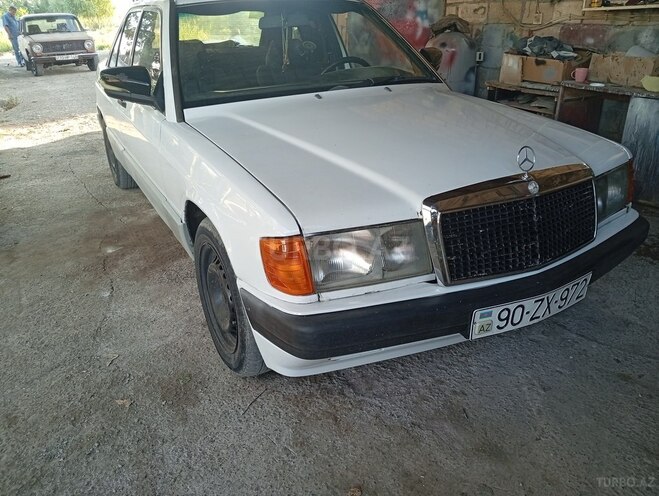 Mercedes 190-1