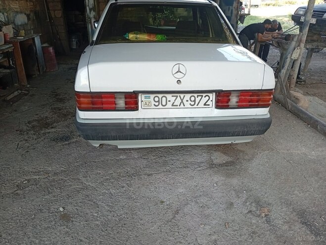 Mercedes 190-2
