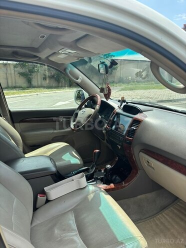 Toyota Land Cruiser Prado-6