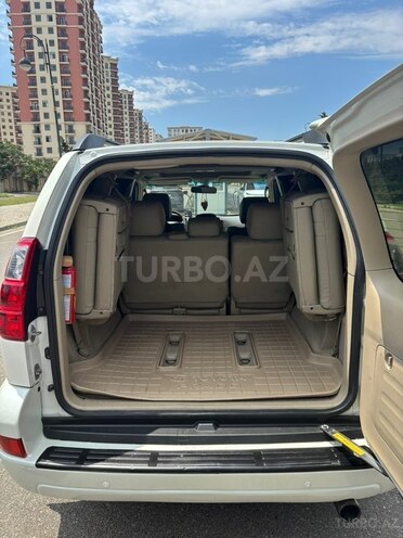 Toyota Land Cruiser Prado-9