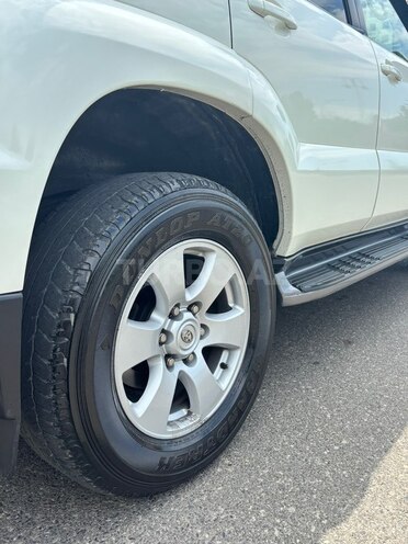 Toyota Land Cruiser Prado-5