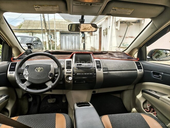 Toyota Prius-3