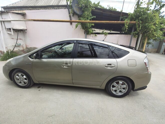 Toyota Prius-4