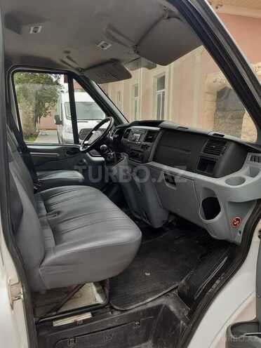 Ford Transit-7