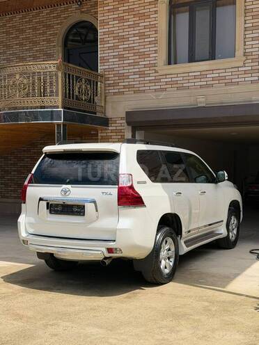 Toyota Land Cruiser Prado-3